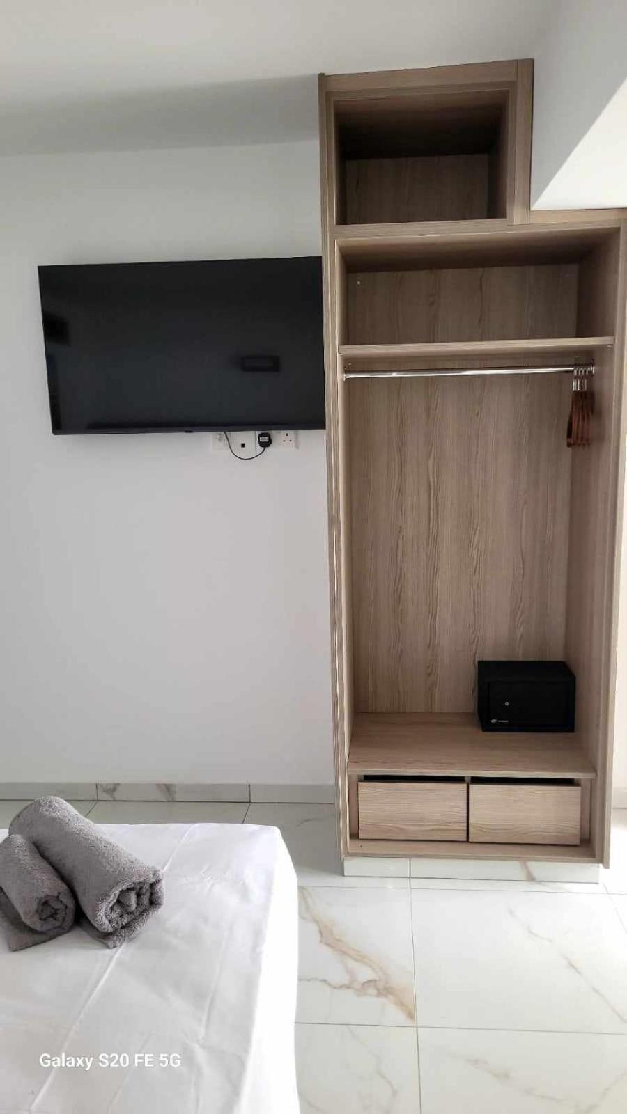 Simos Magic Apts Ajía Nápa